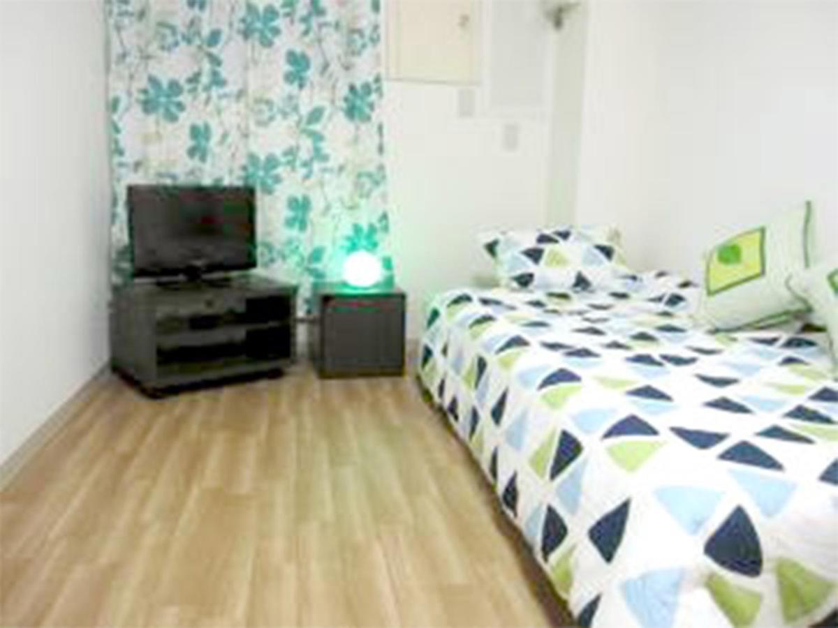 Guest House Fukutomi - Female Only Naha Exteriör bild