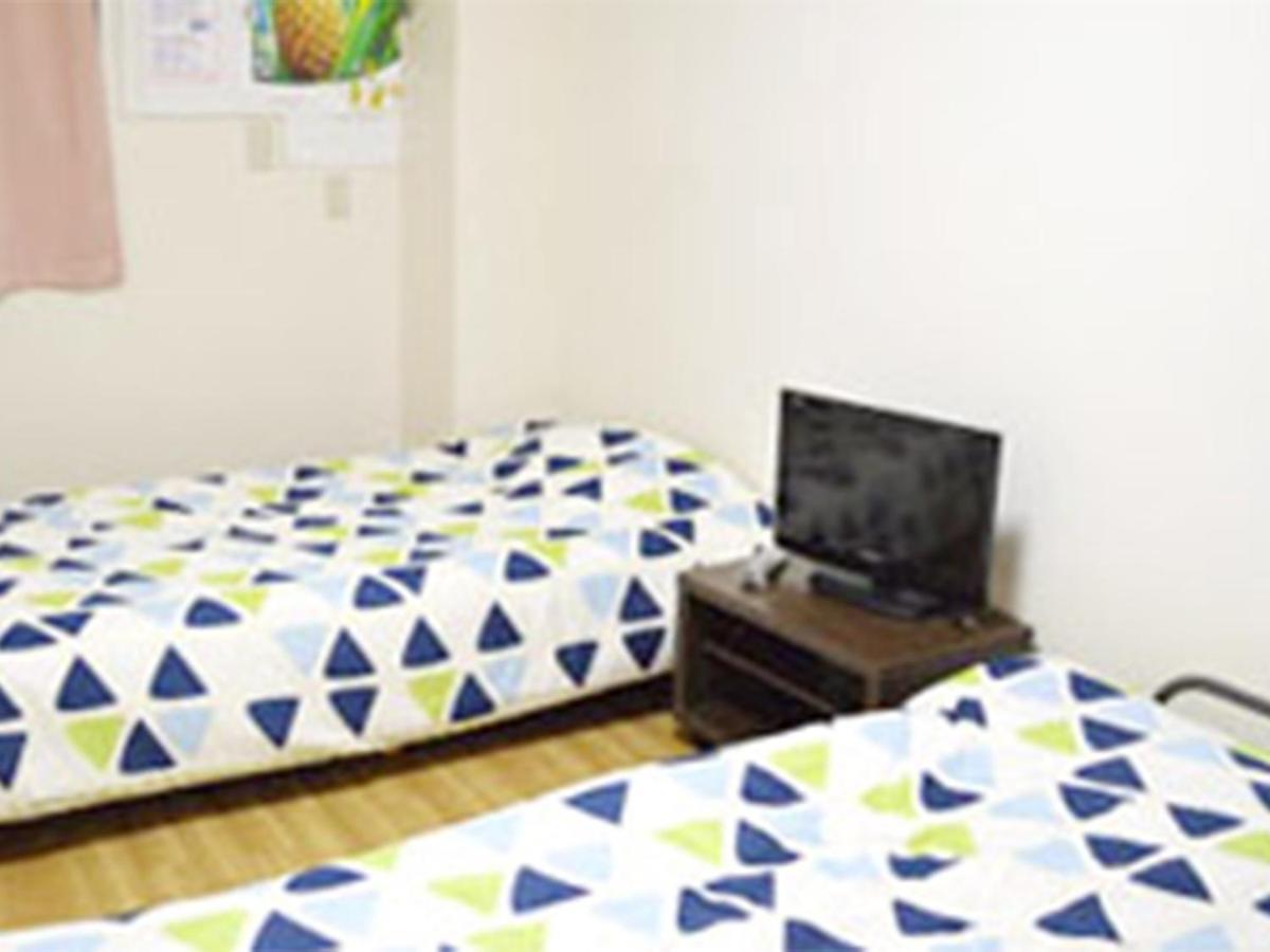 Guest House Fukutomi - Female Only Naha Exteriör bild