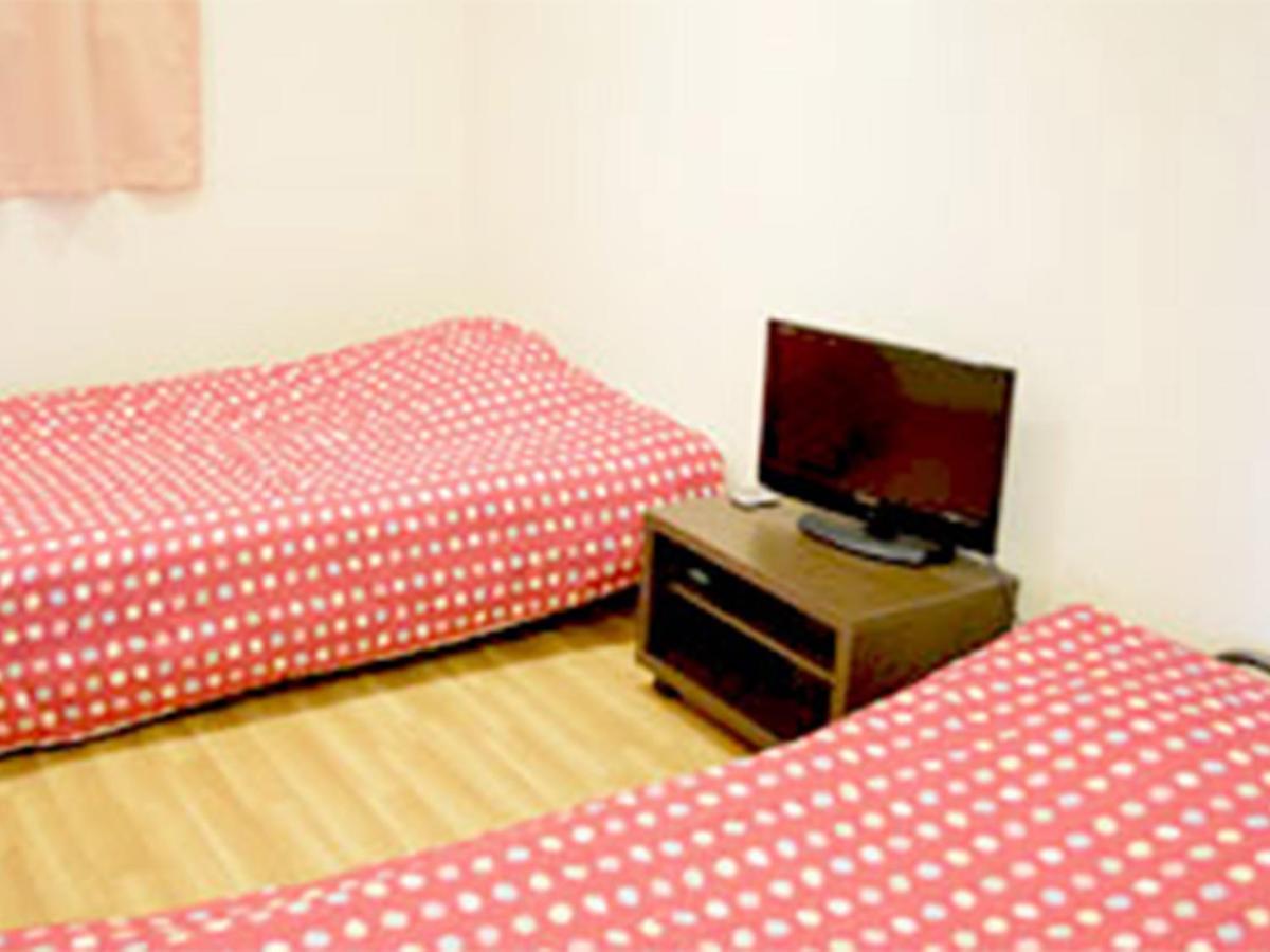 Guest House Fukutomi - Female Only Naha Exteriör bild