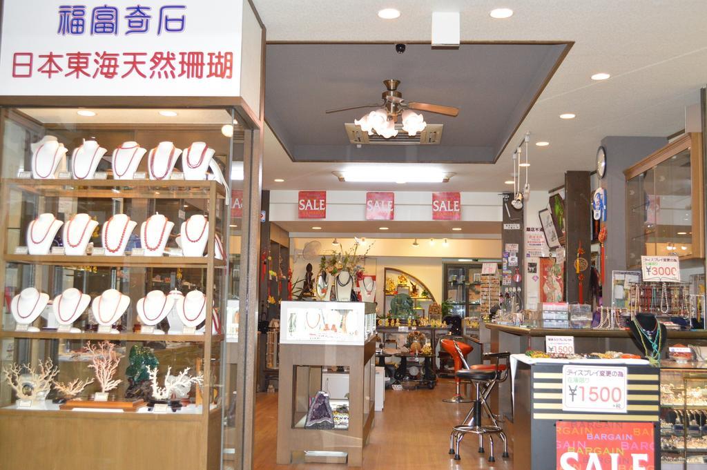 Guest House Fukutomi - Female Only Naha Exteriör bild