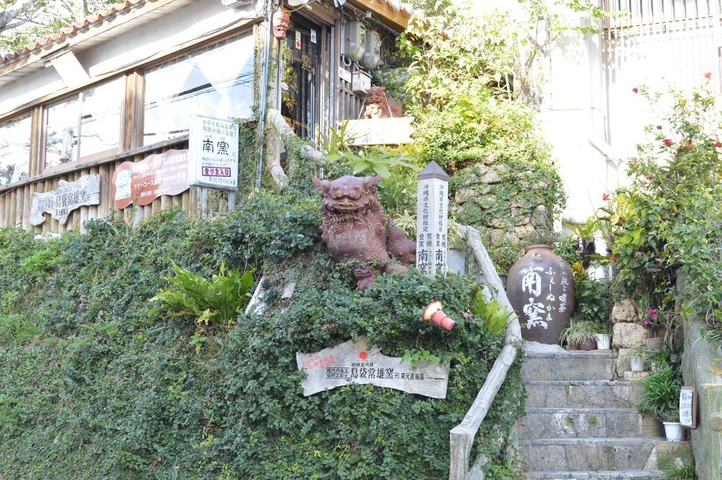 Guest House Fukutomi - Female Only Naha Exteriör bild