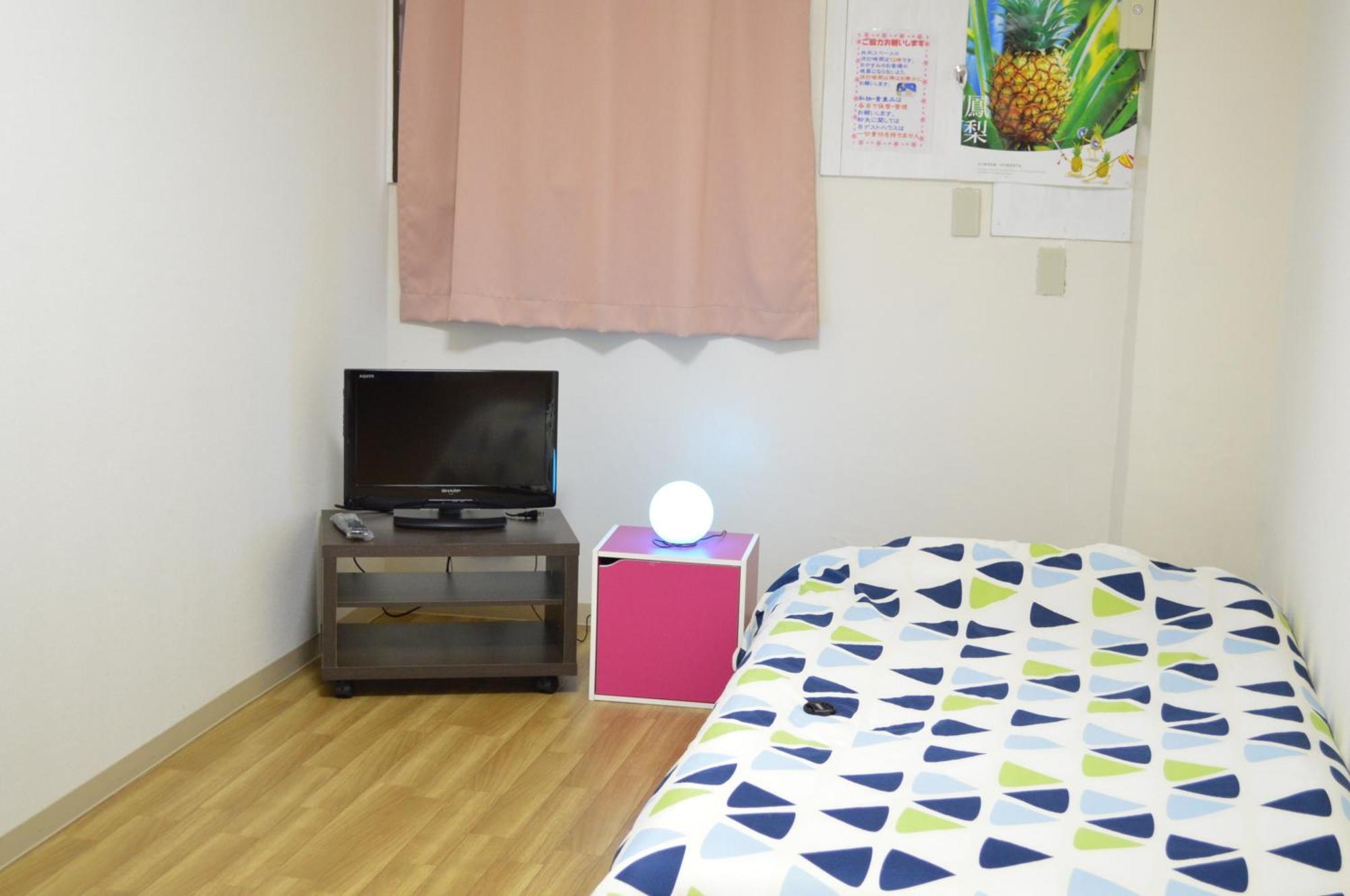 Guest House Fukutomi - Female Only Naha Exteriör bild